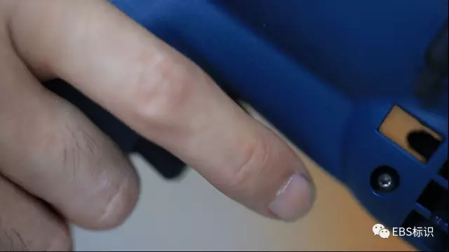 如何維護保養(yǎng)EBS250手持式噴碼機?